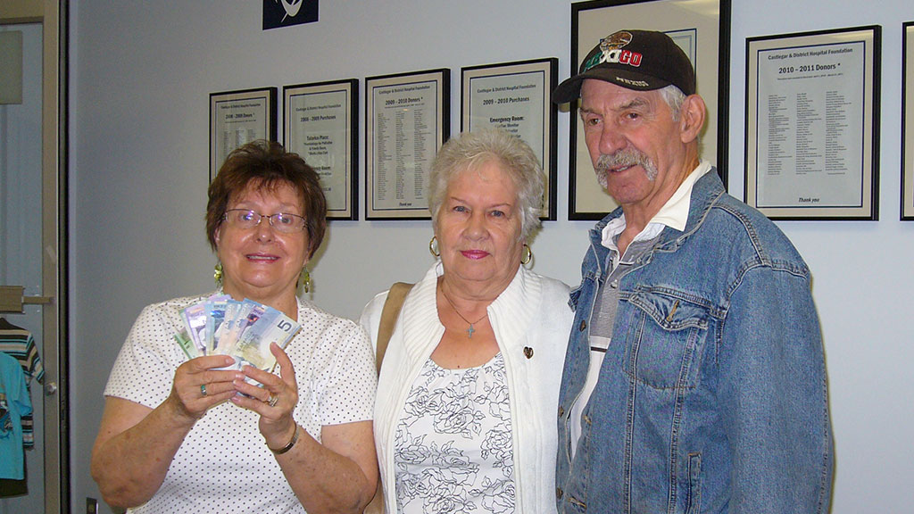 New Castlegar Residents Donate to CDHF